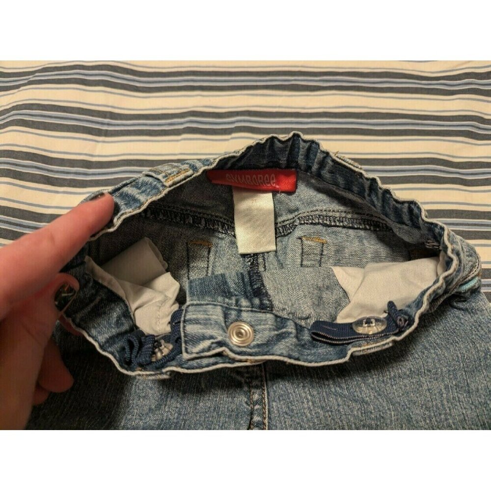 Embroidered Crops - Picture 3 of 3